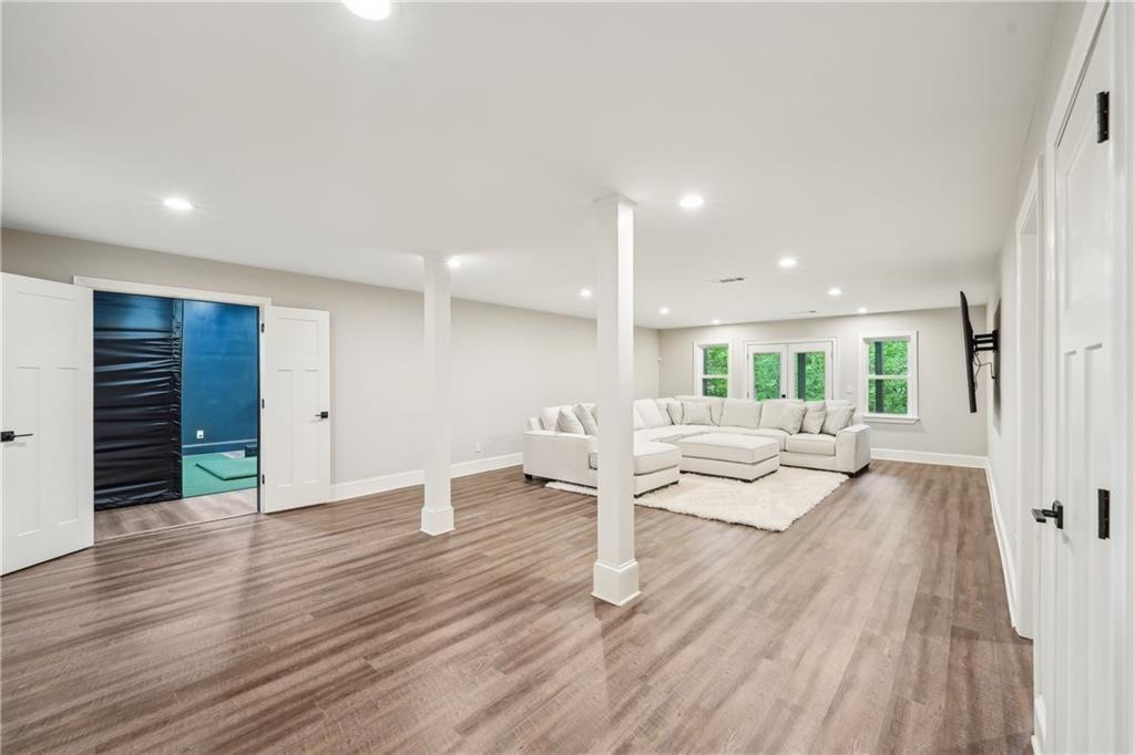 3851 Glenhurst Drive SE