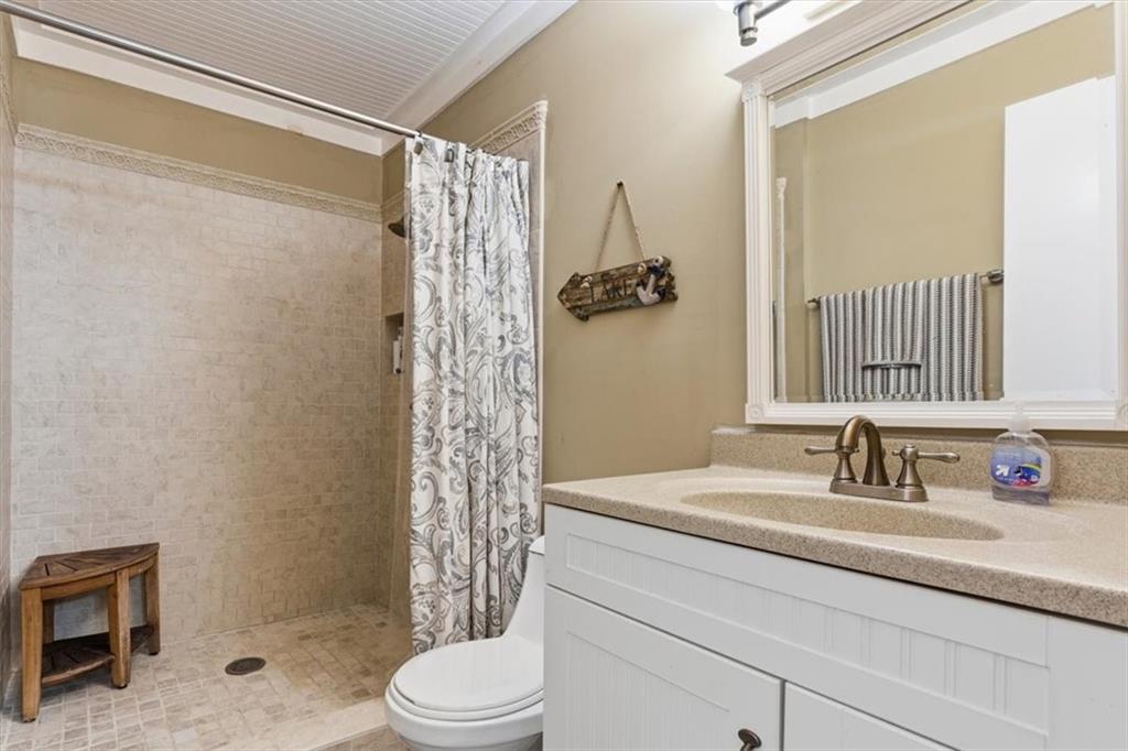 106 Lake Cottages Court