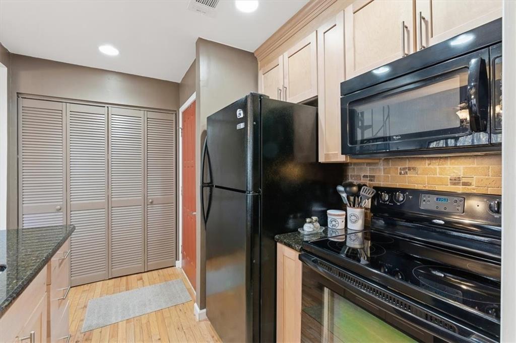 106 Lake Cottages Court