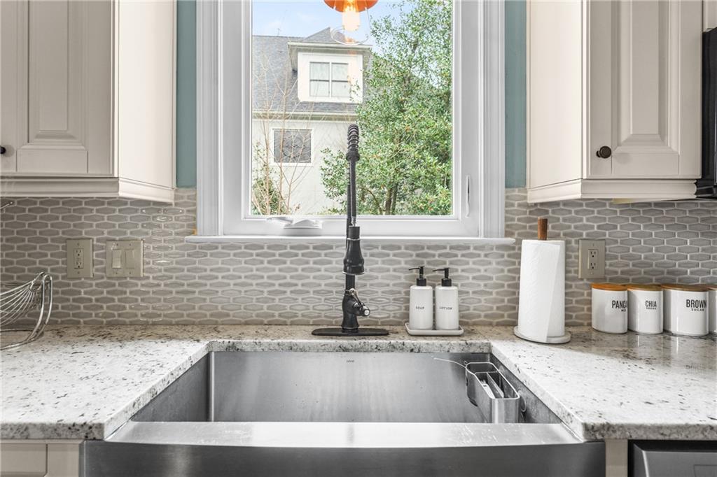 2249 Vinings Cove SE