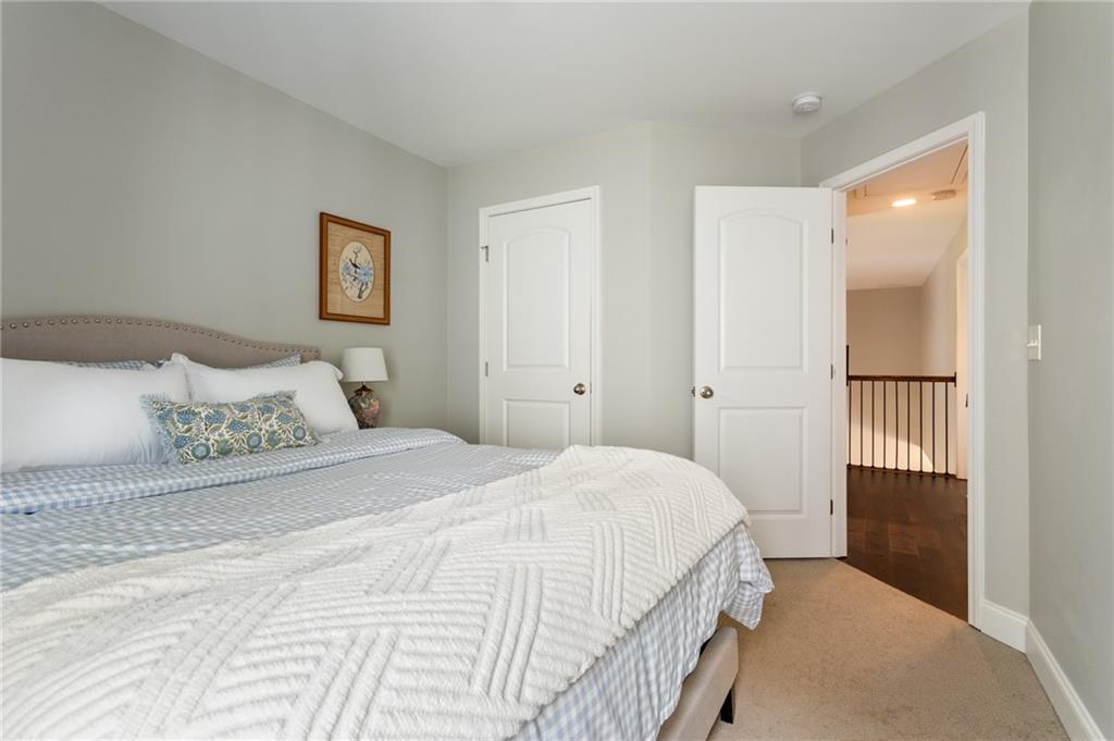 1010 Chateau Lane SE