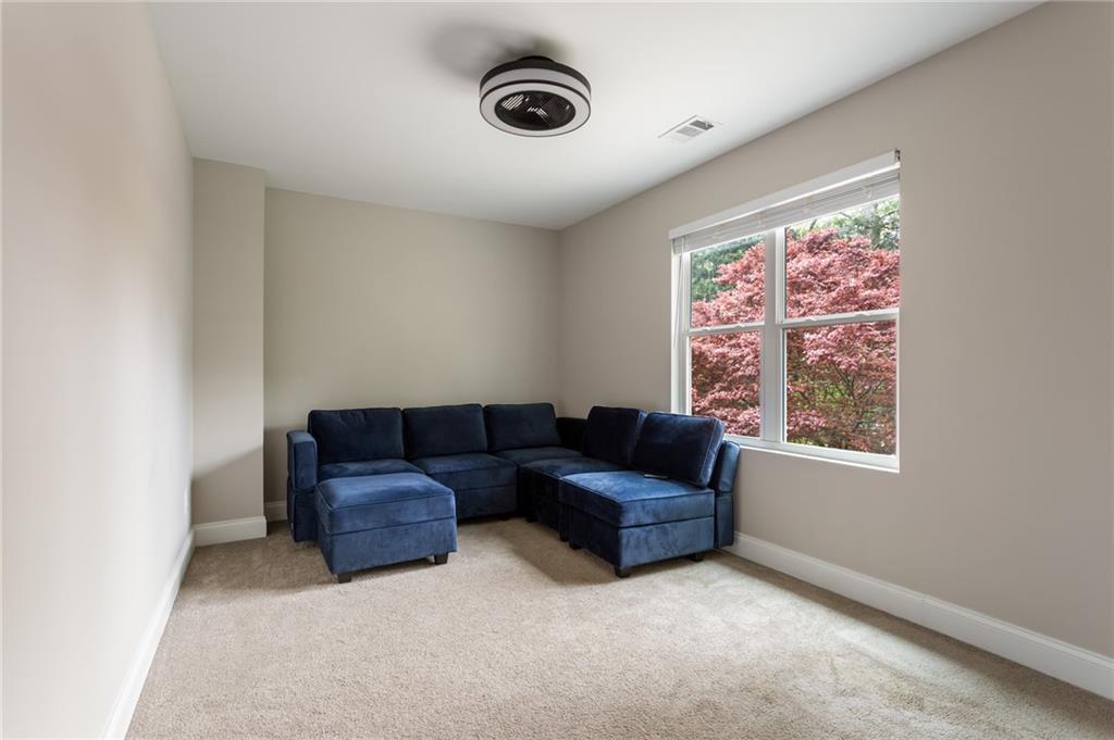 1010 Chateau Lane SE