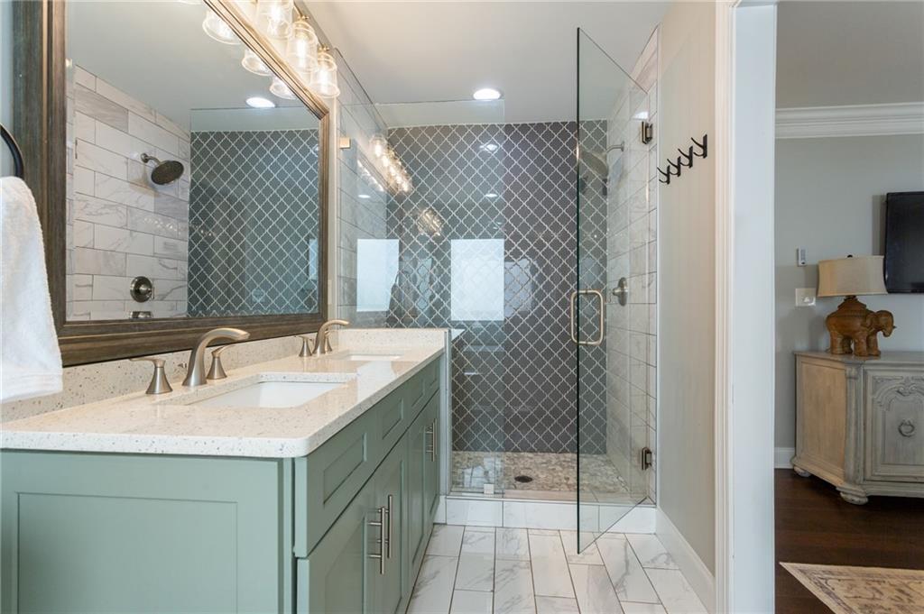 1010 Chateau Lane SE