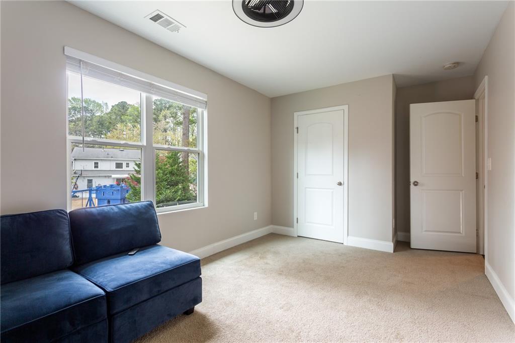 1010 Chateau Lane SE