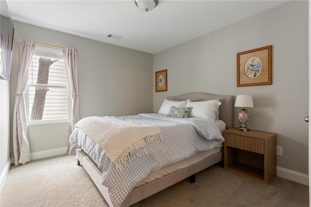 1010 Chateau Lane SE