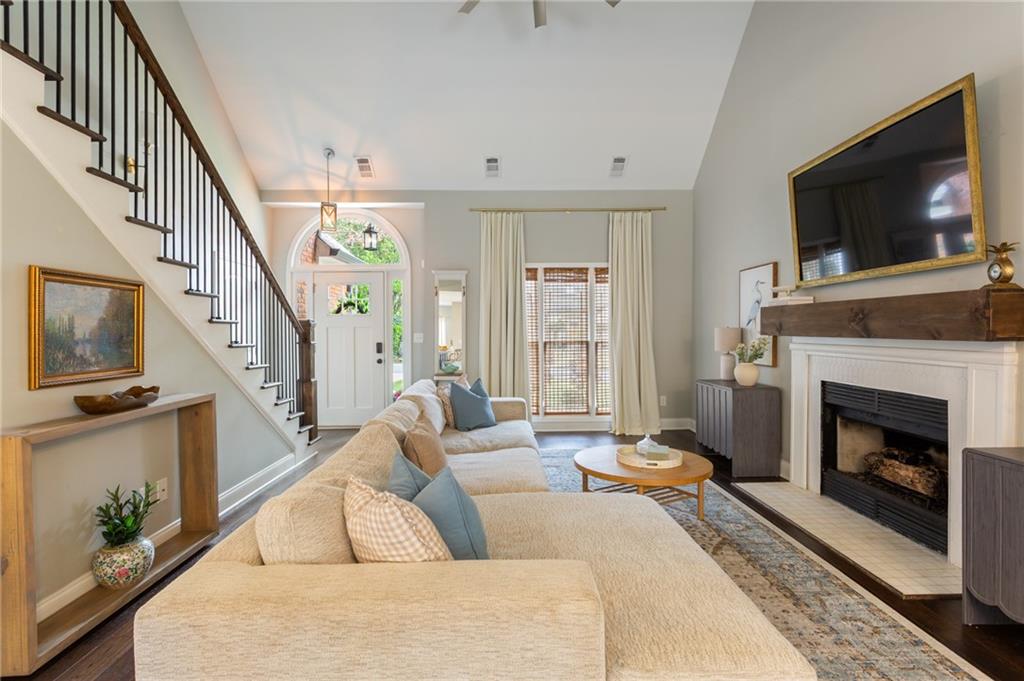 1010 Chateau Lane SE