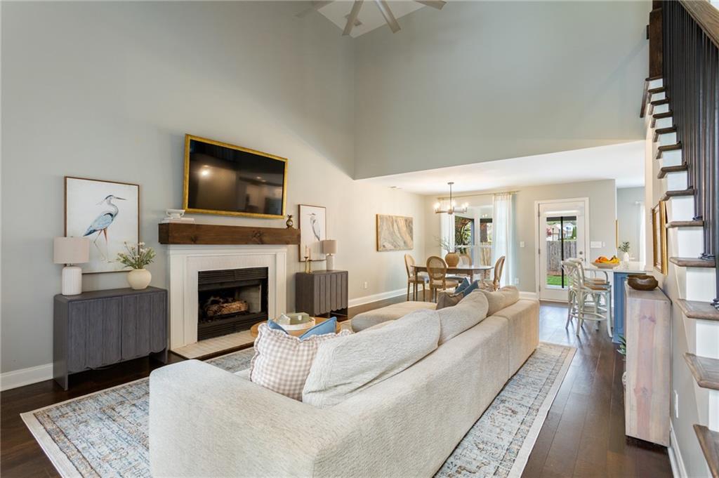 1010 Chateau Lane SE