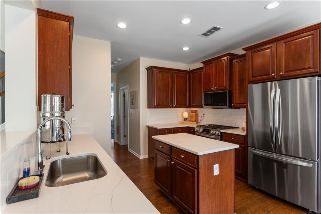 804 Sylvania Court SE