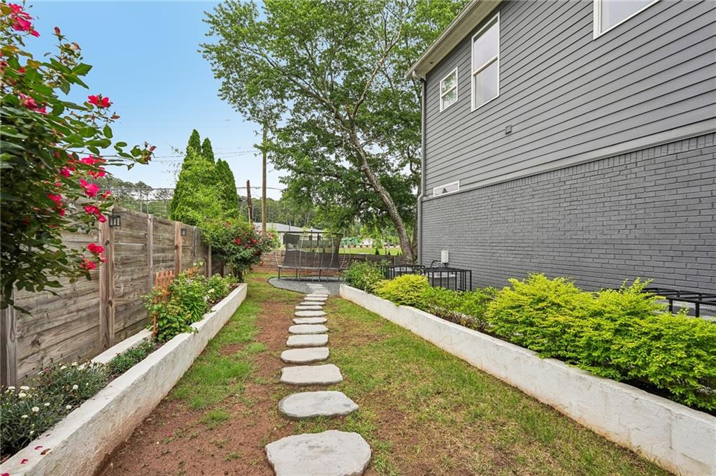 2604 Melinda Drive NE