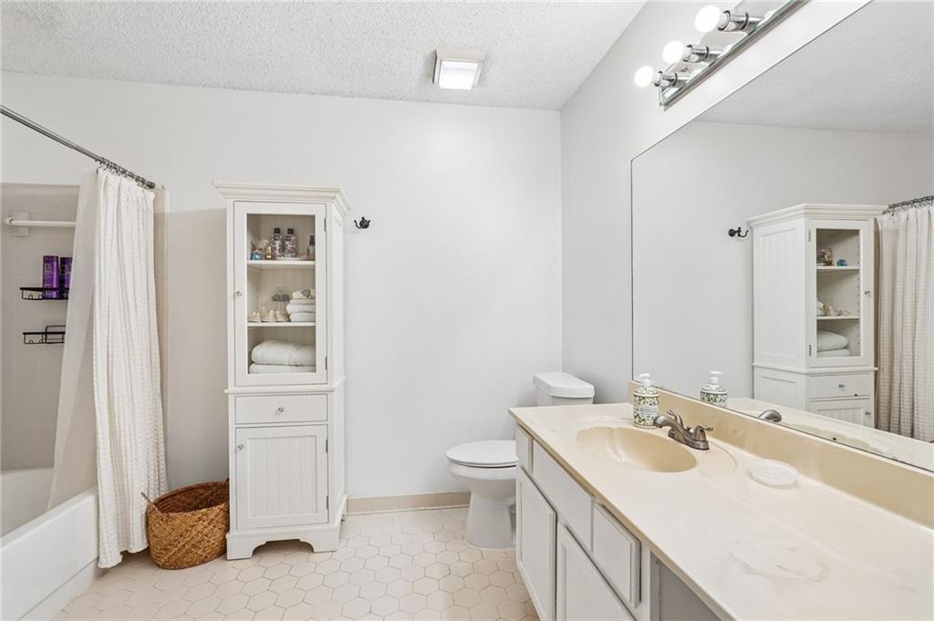 403 Mill Pond Court SE