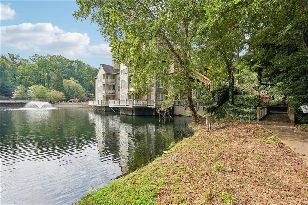 403 Mill Pond Court SE
