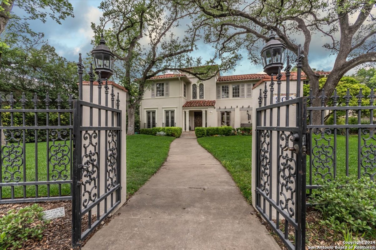 209 Park Hill