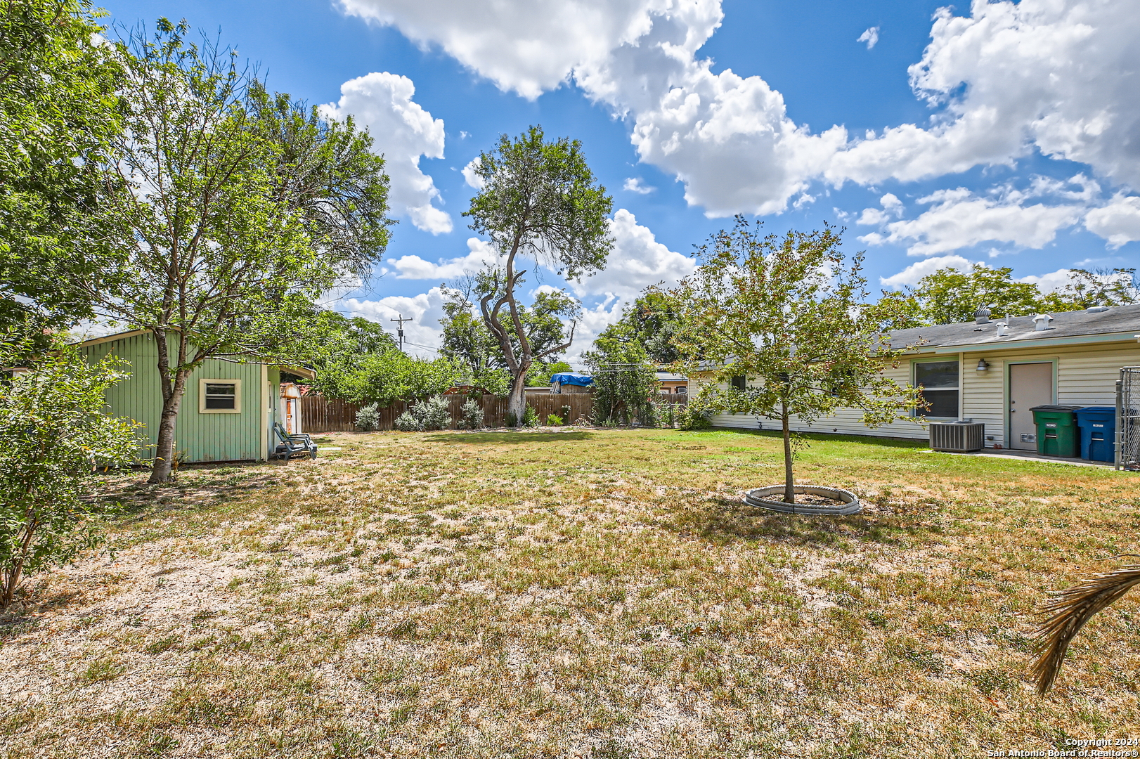 343 WAYSIDE DR