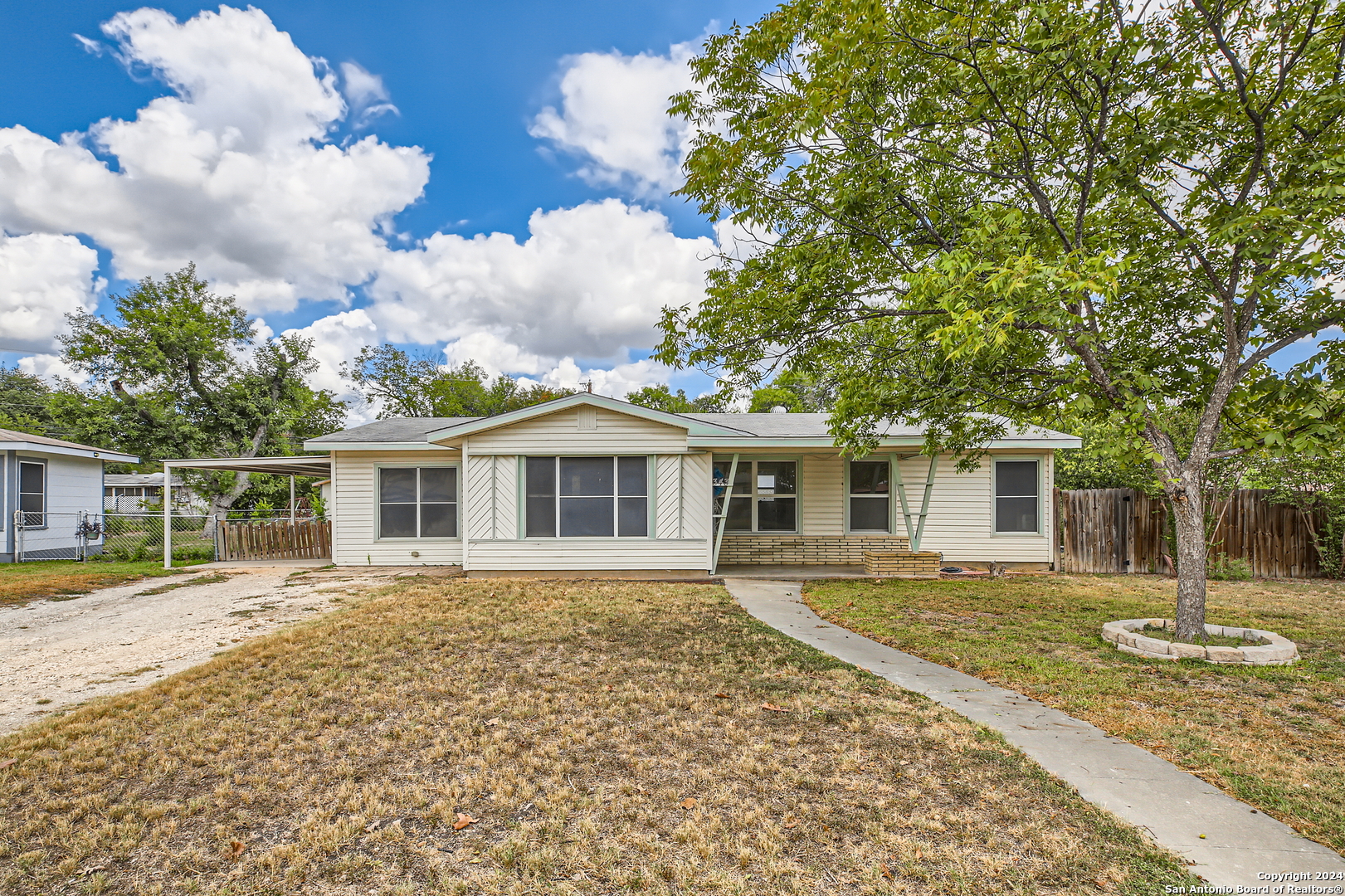343 WAYSIDE DR