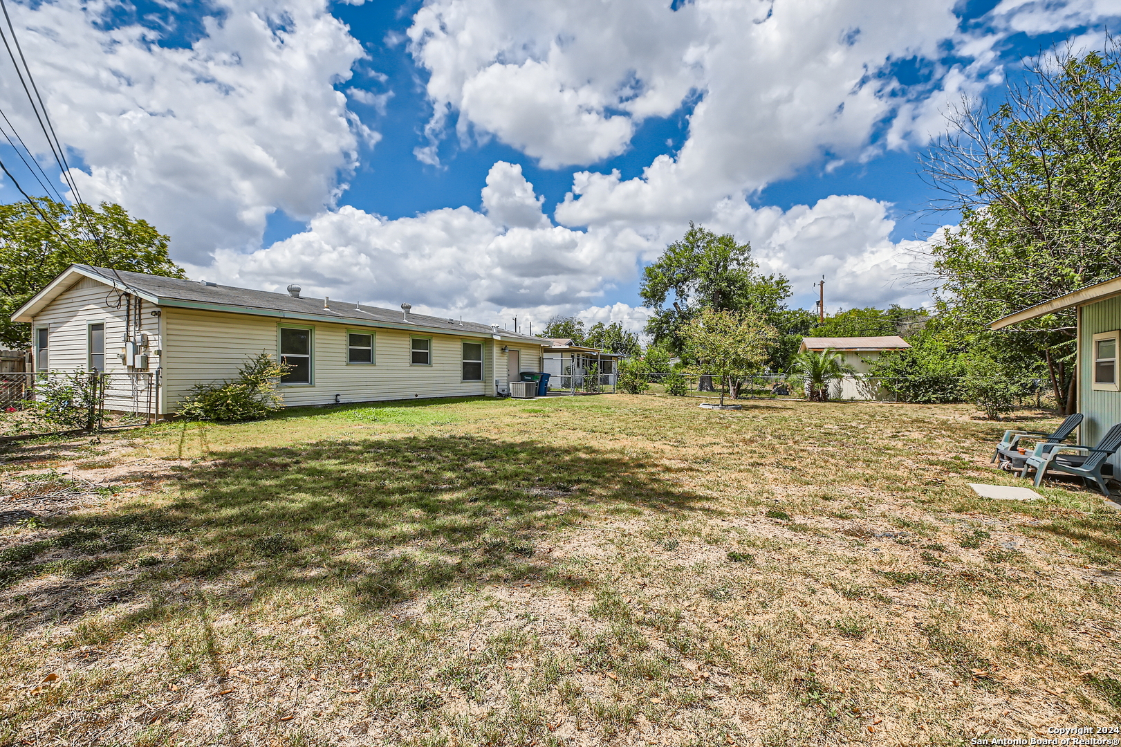343 WAYSIDE DR