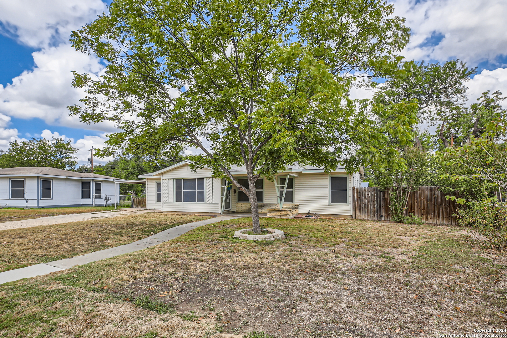 343 WAYSIDE DR