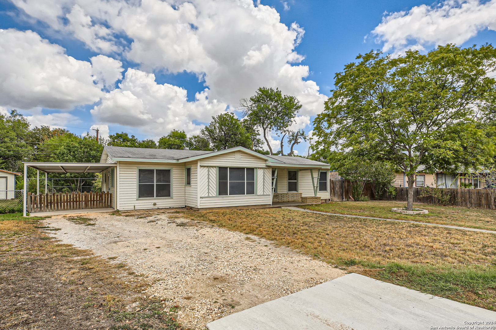 343 WAYSIDE DR