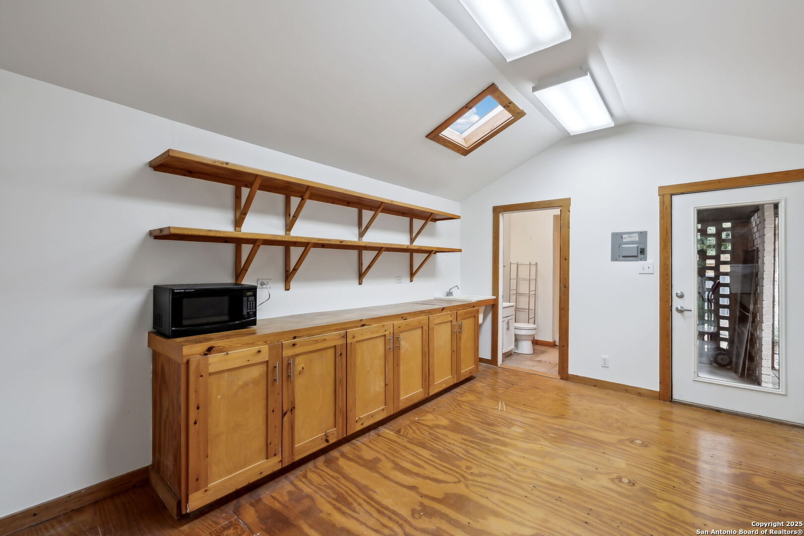 113 E Sunset
