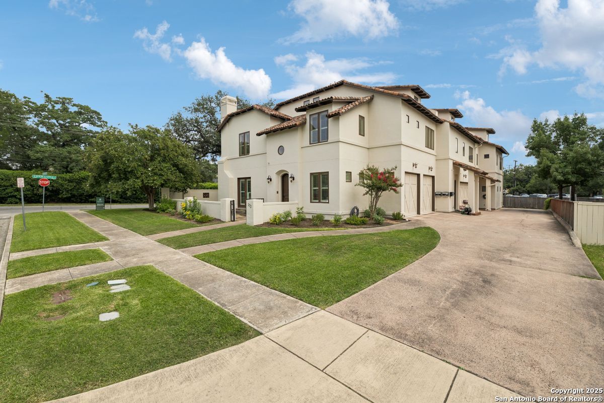 172 KATHERINE CT Unit 1 