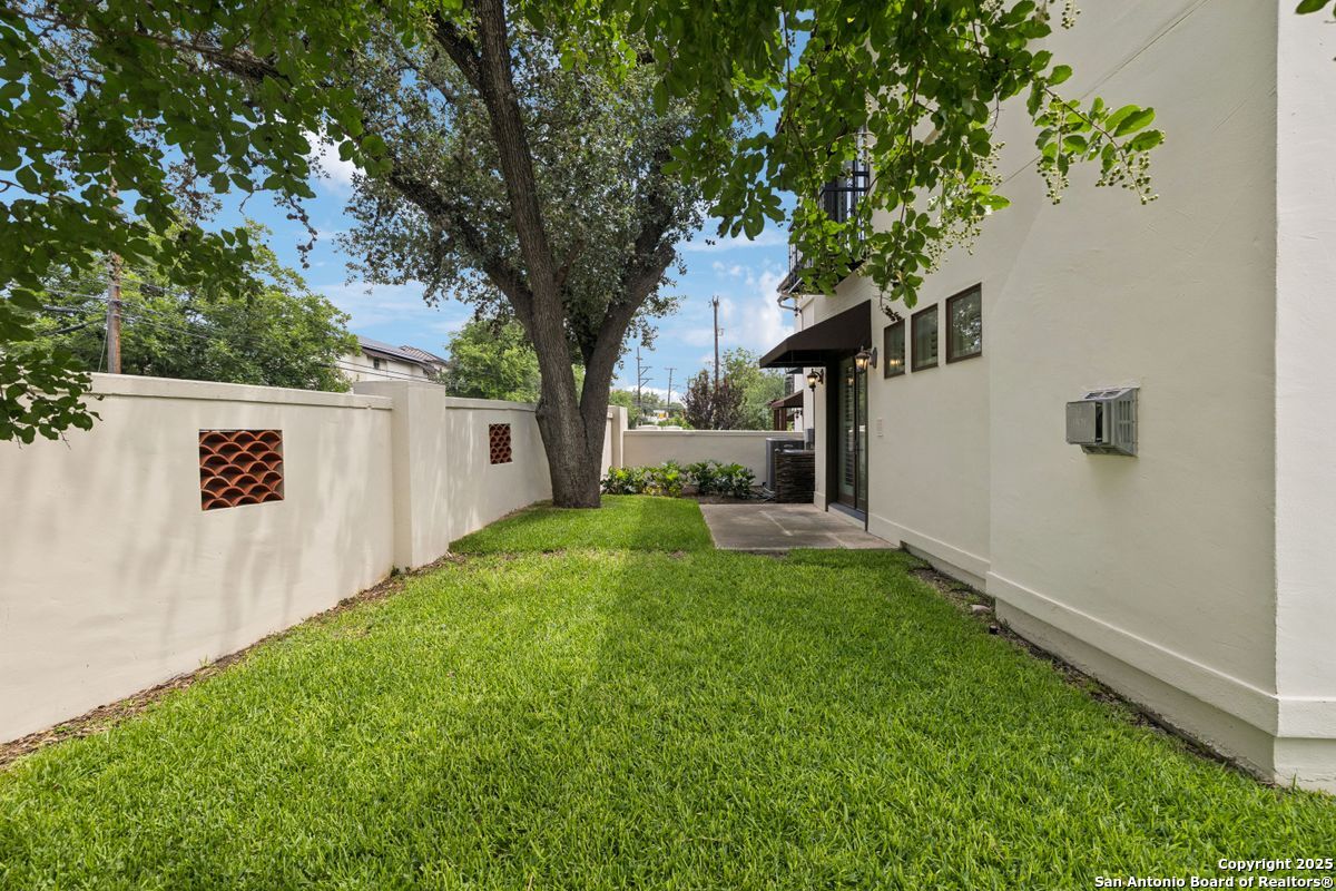 172 KATHERINE CT Unit 1 