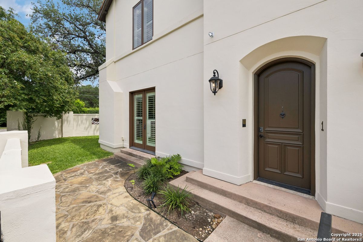 172 KATHERINE CT Unit 1 
