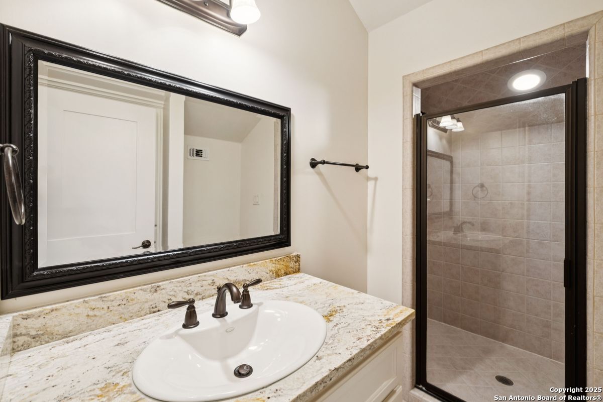 172 KATHERINE CT Unit 1 