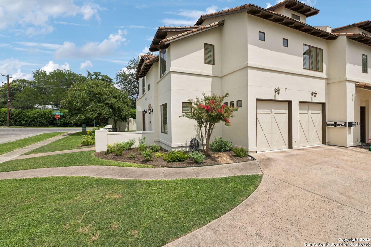 172 KATHERINE CT Unit 1 