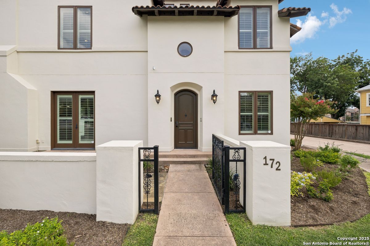 172 KATHERINE CT Unit 1 