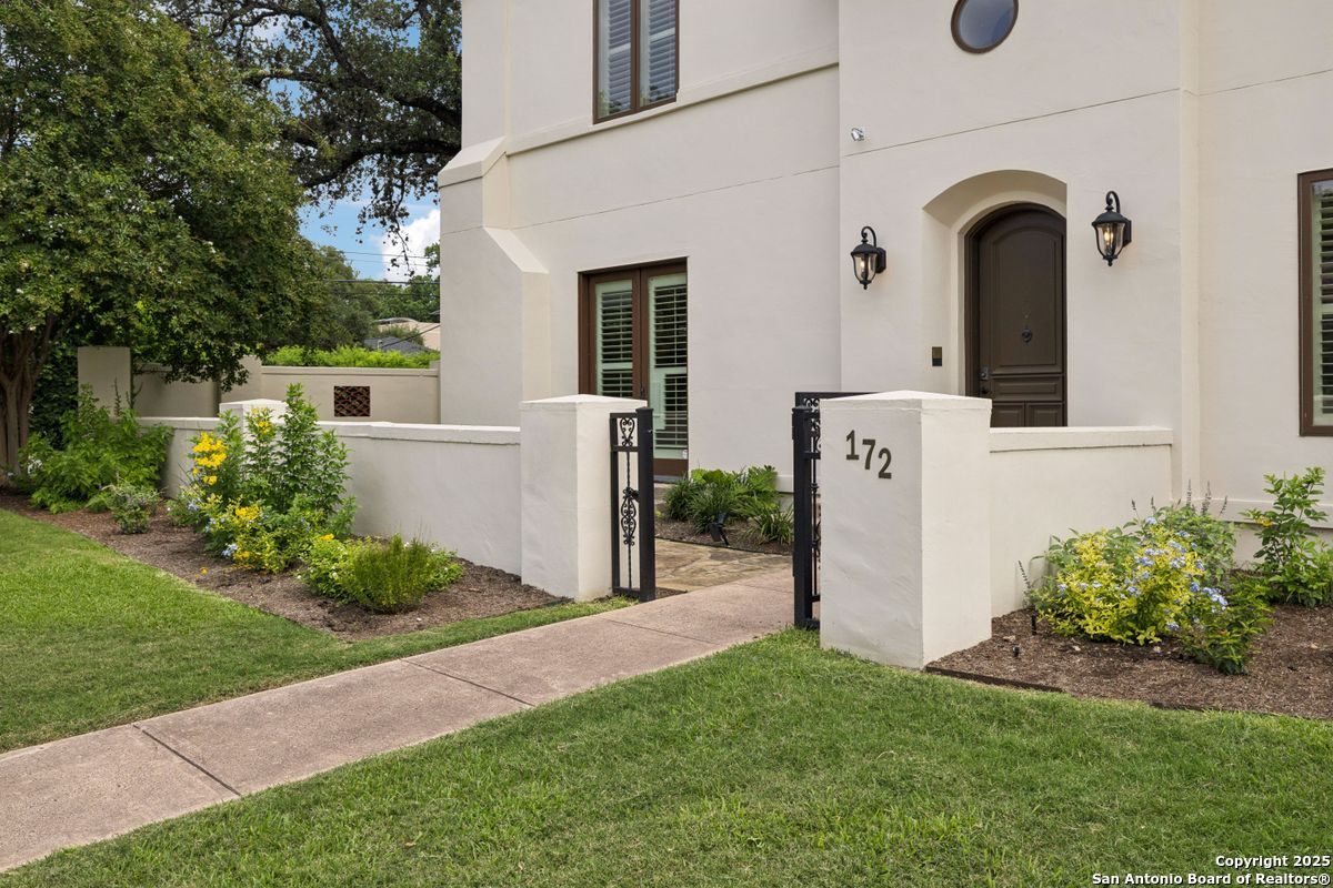172 KATHERINE CT Unit 1 