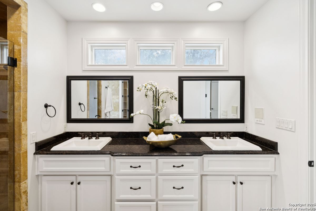 172 KATHERINE CT Unit 1 