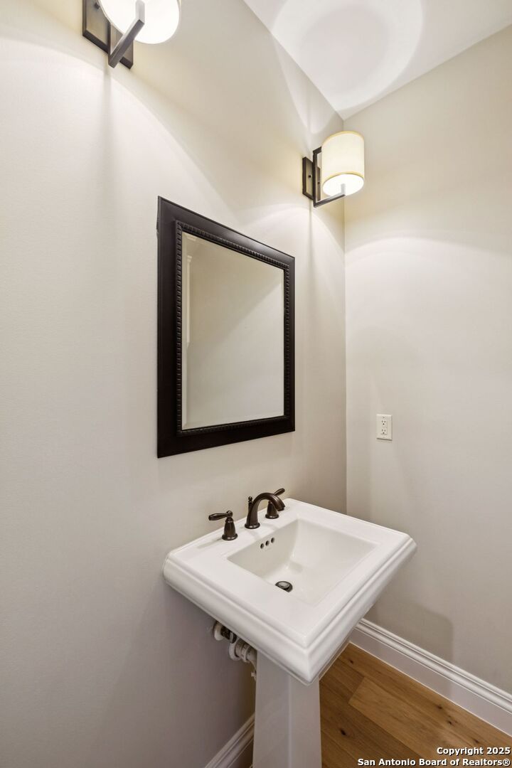 172 KATHERINE CT Unit 1 