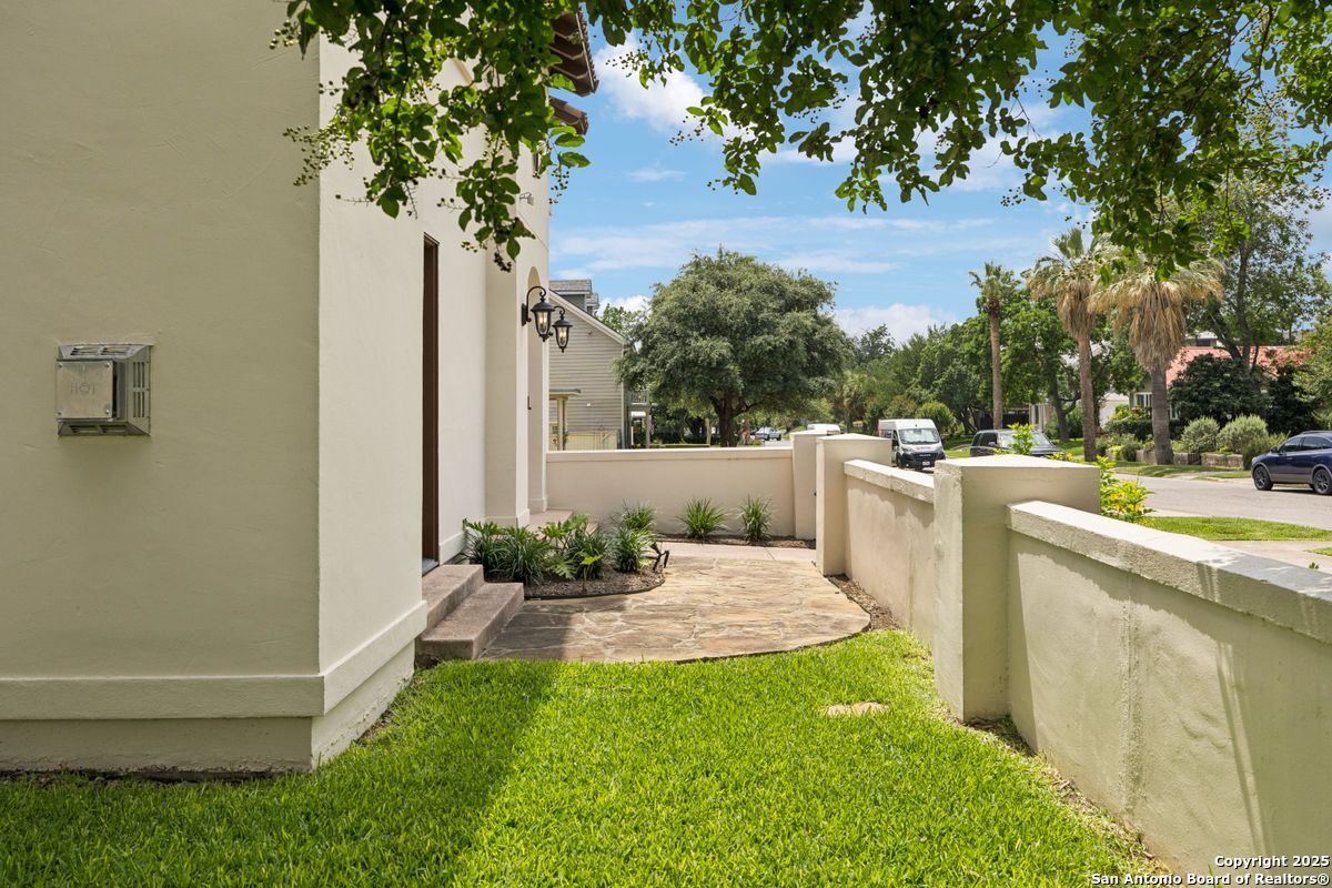 172 KATHERINE CT Unit 1 