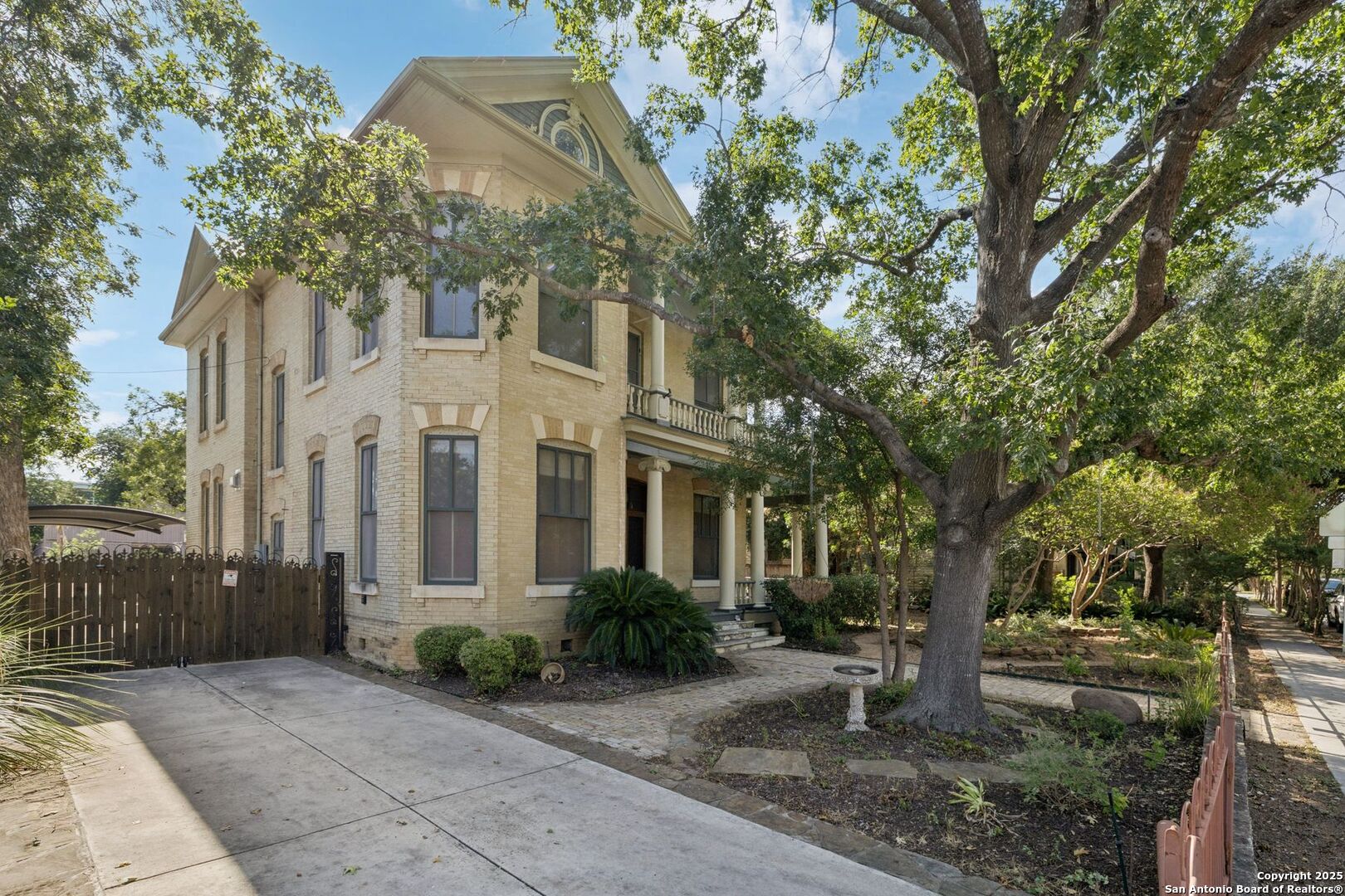 134 Cedar St