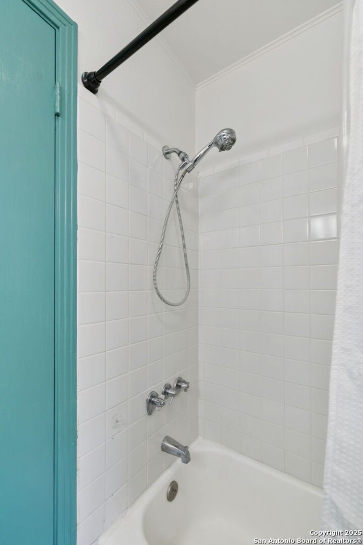 102 Ruelle Ln 220-B