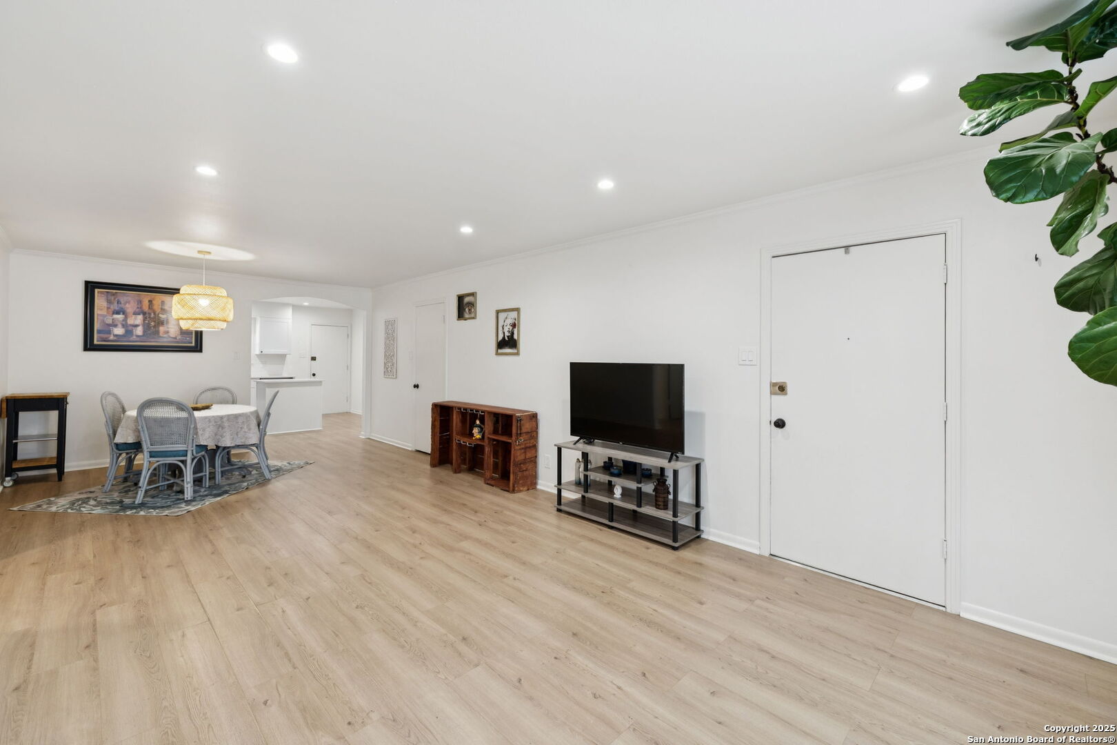 102 Ruelle Ln 220-B