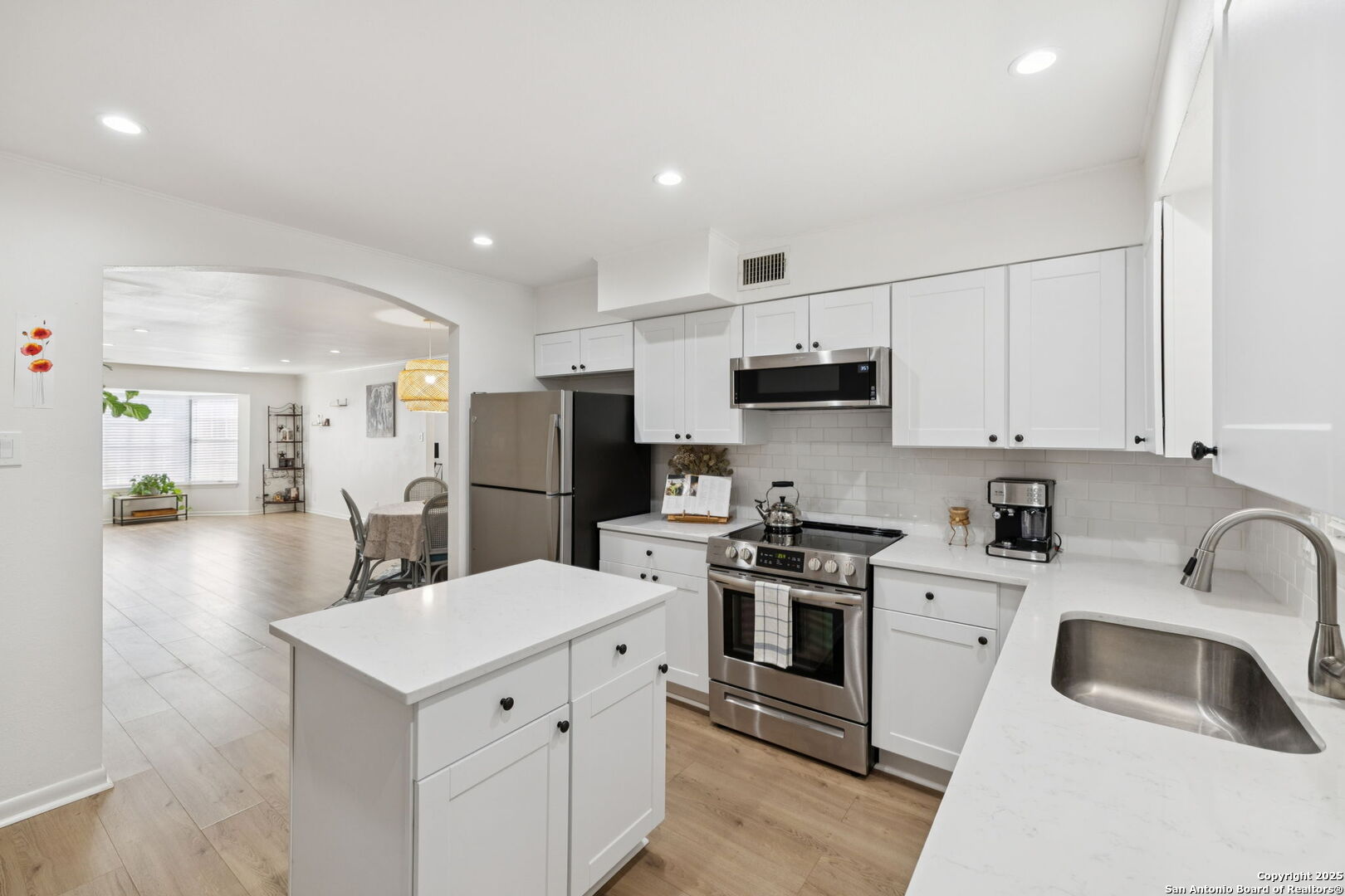 102 Ruelle Ln 220-B