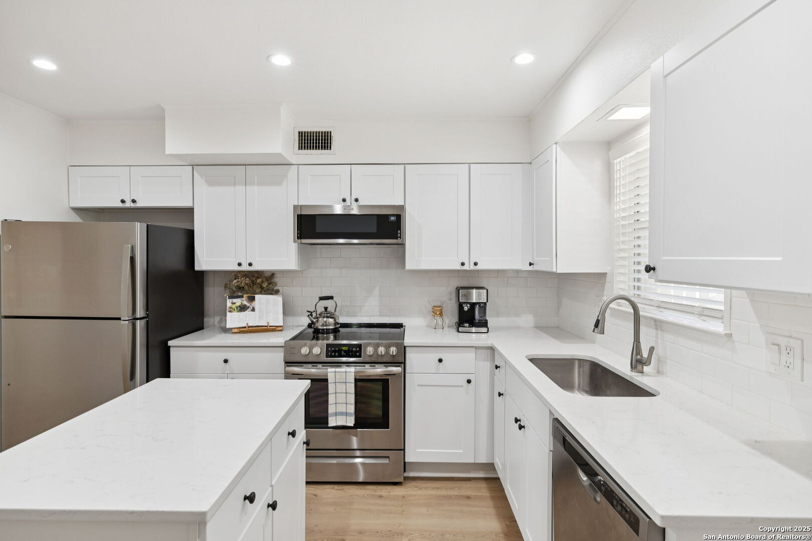 102 Ruelle Ln 220-B