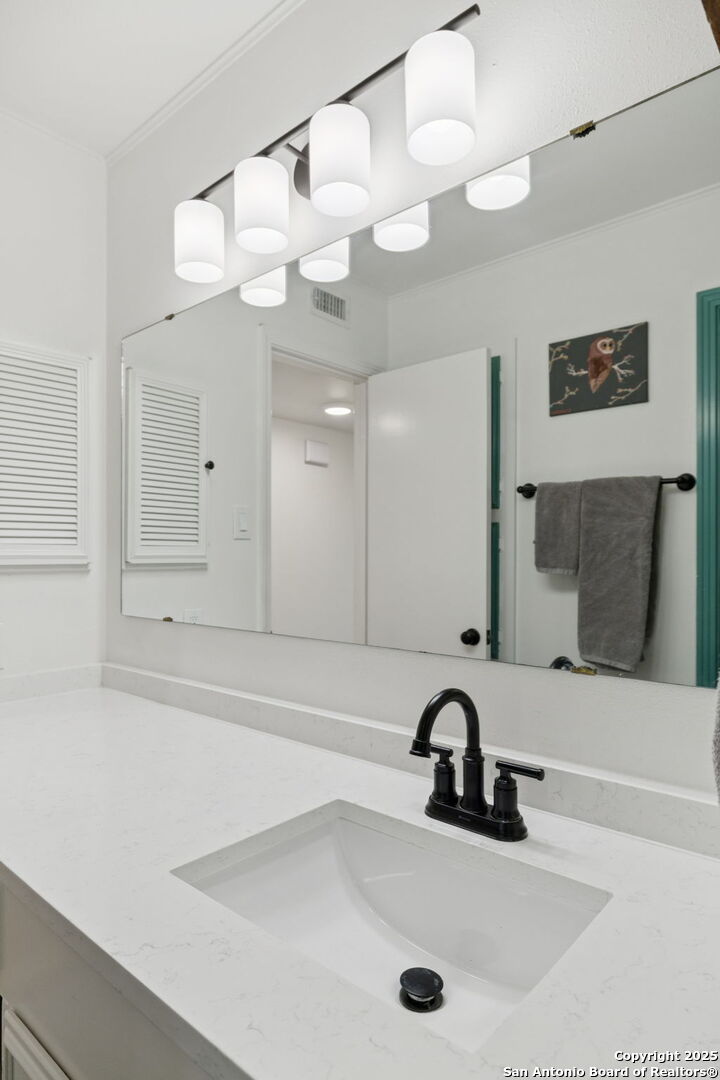 102 Ruelle Ln 220-B