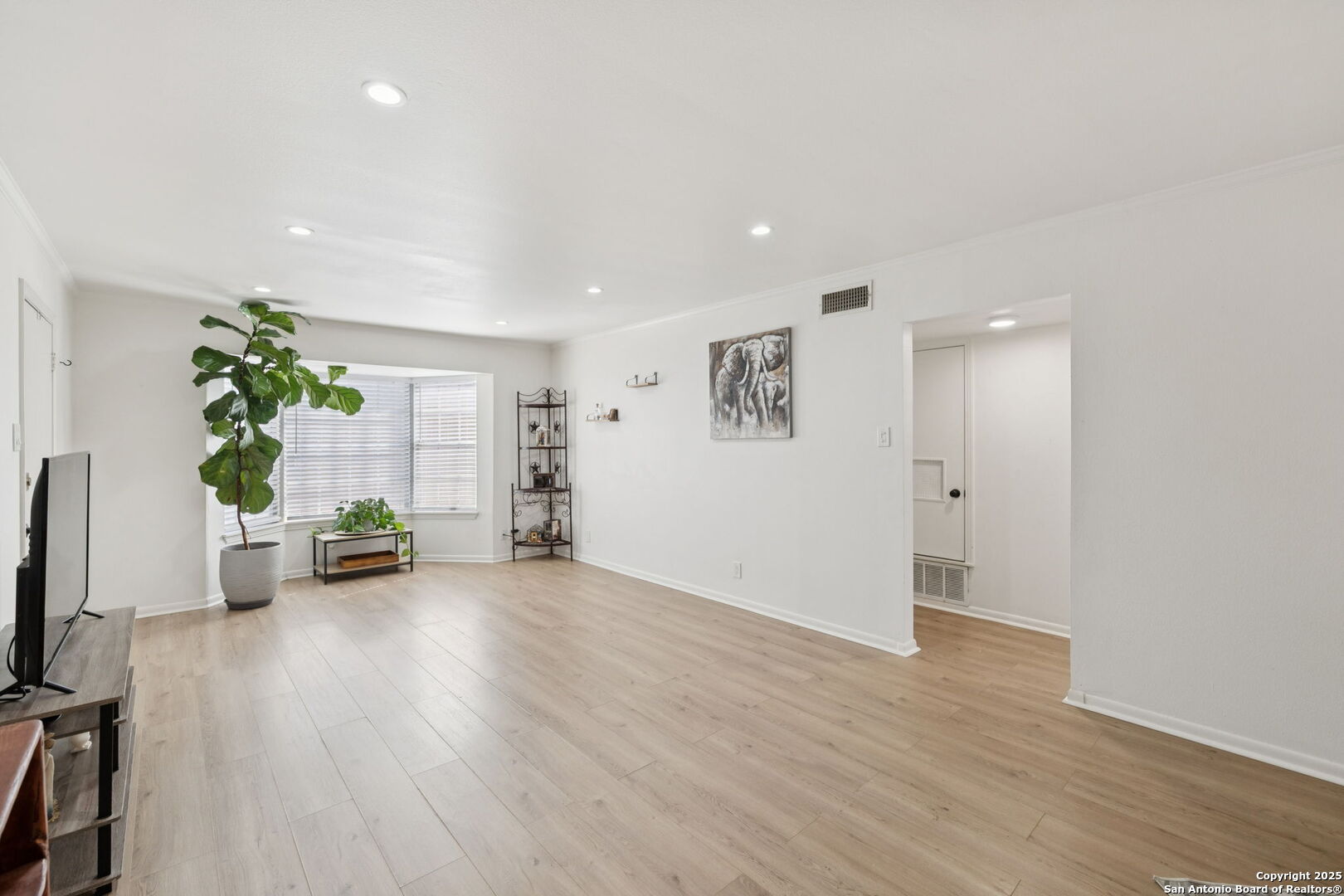 102 Ruelle Ln 220-B