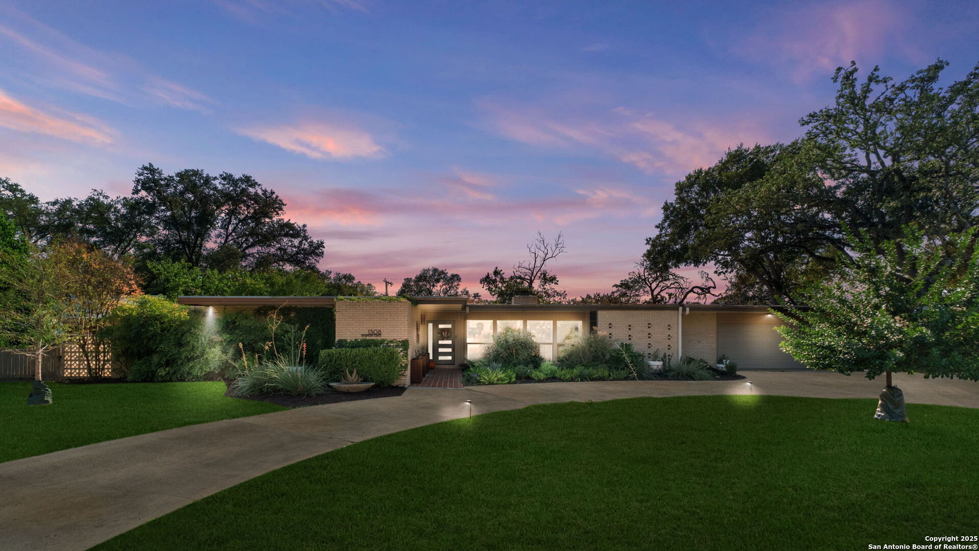 1308 Spanish Oaks