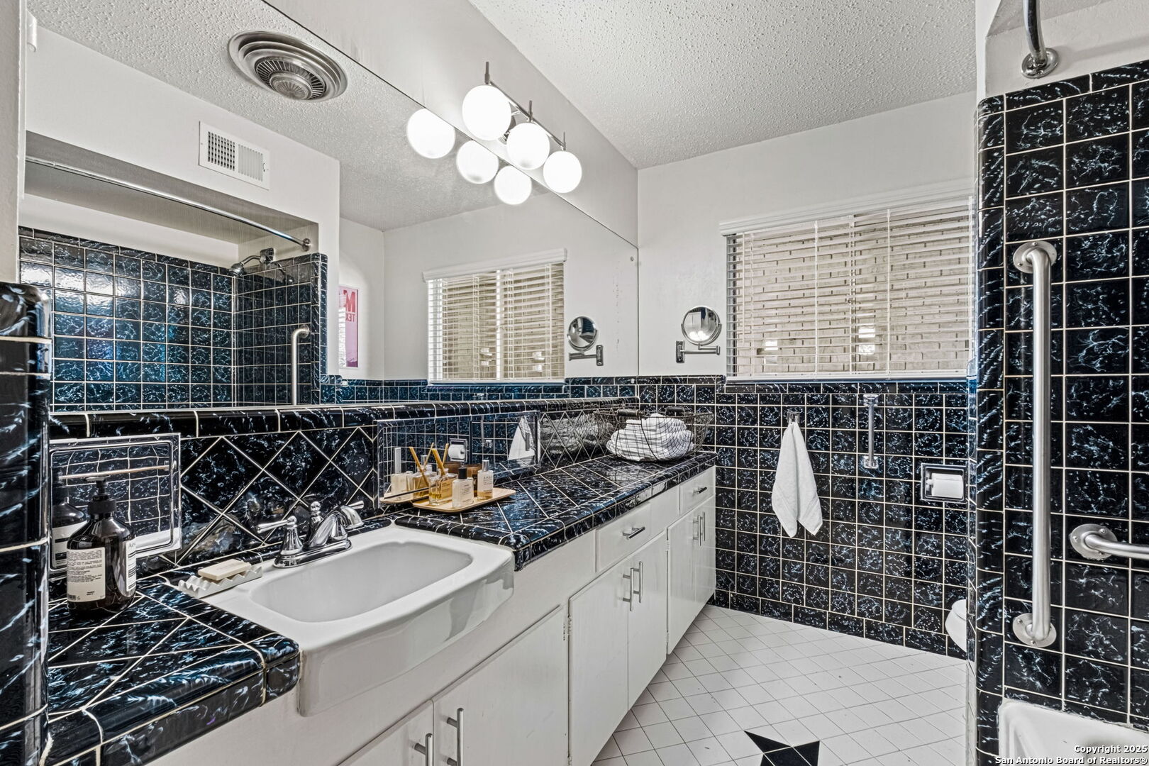 1308 Spanish Oaks