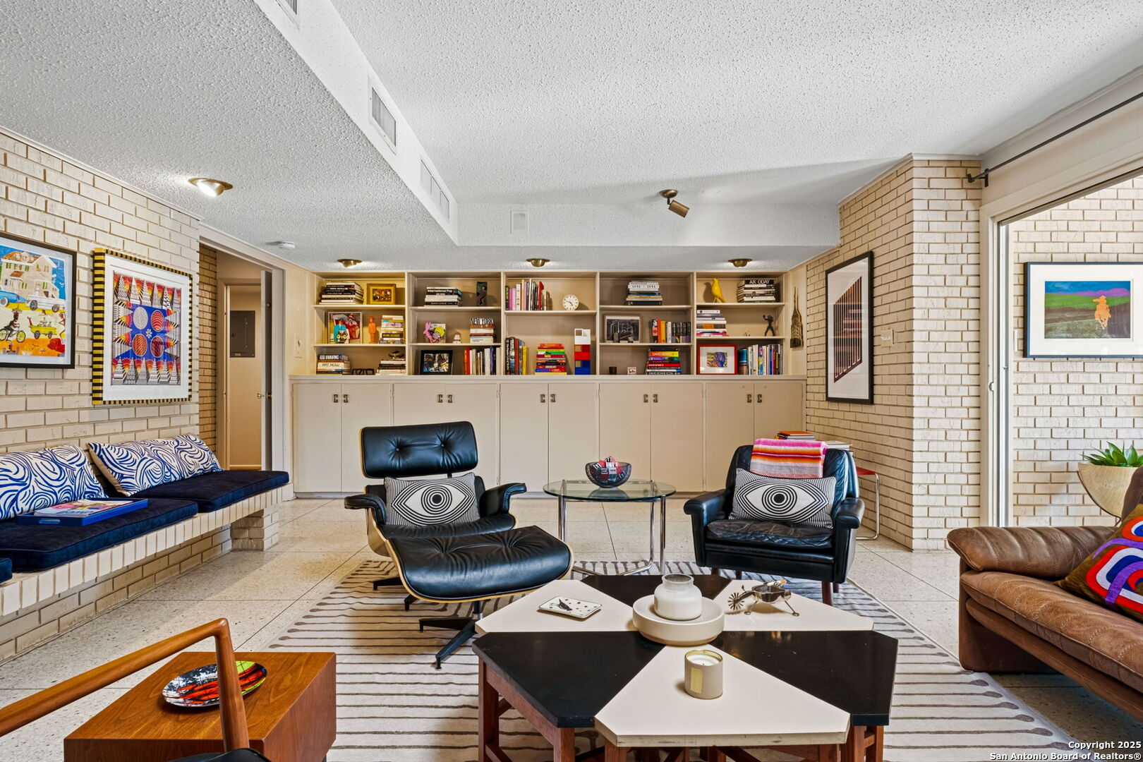 1308 Spanish Oaks
