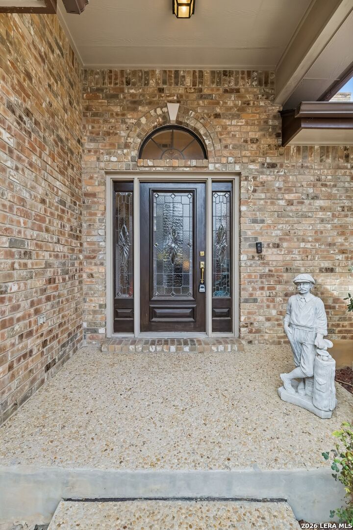 5923 Windy Cove