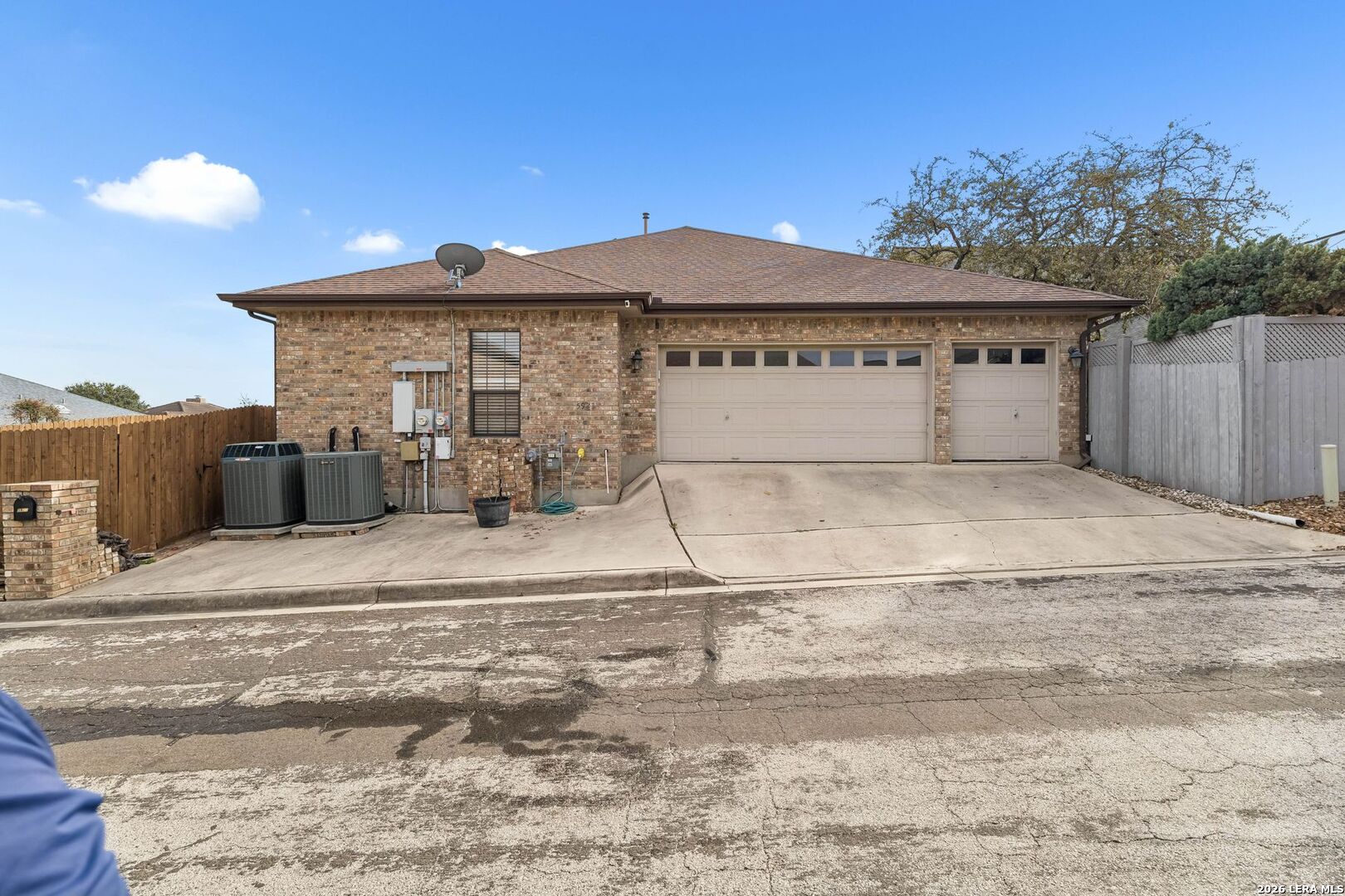 5923 Windy Cove