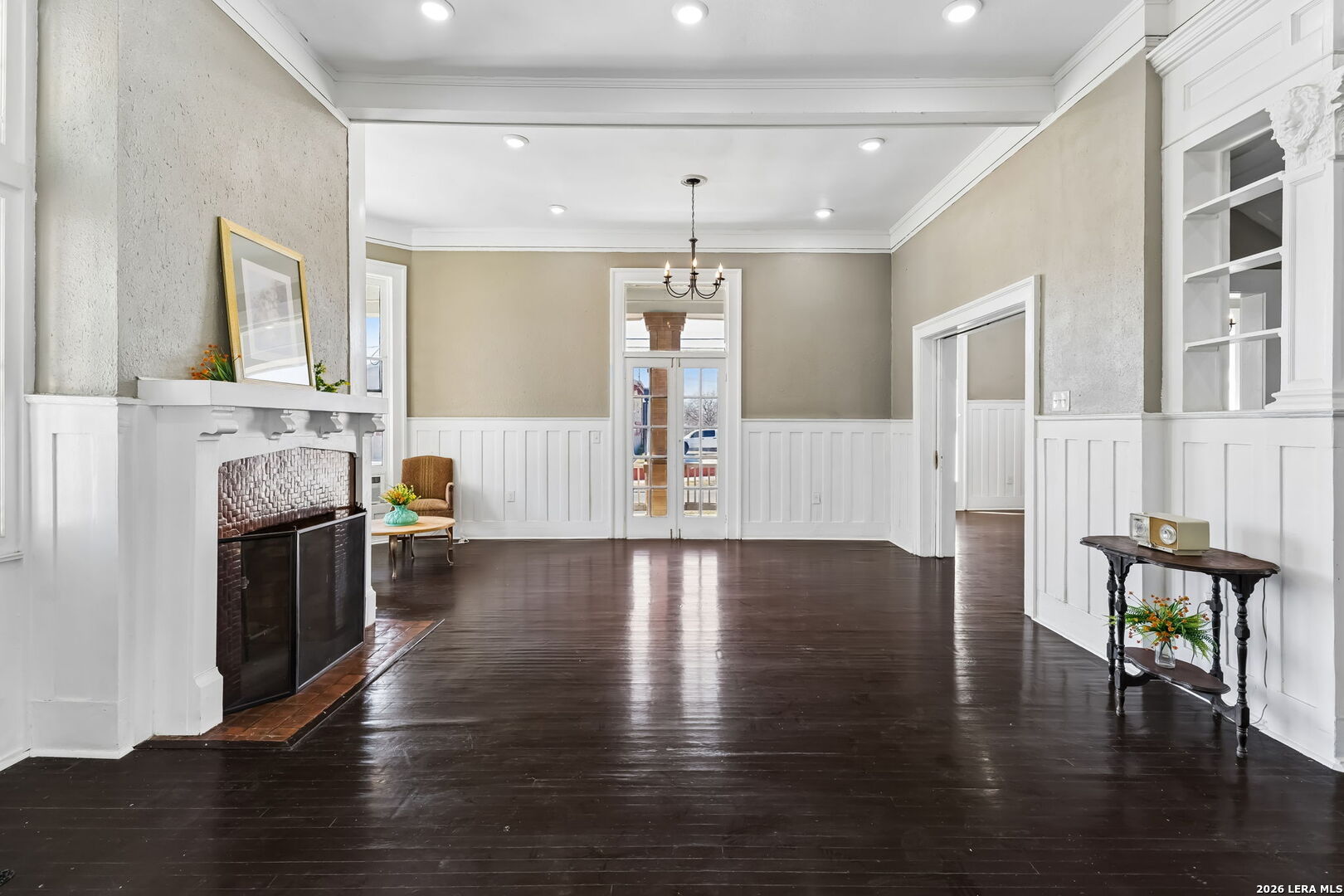 339 W Woodlawn Ave