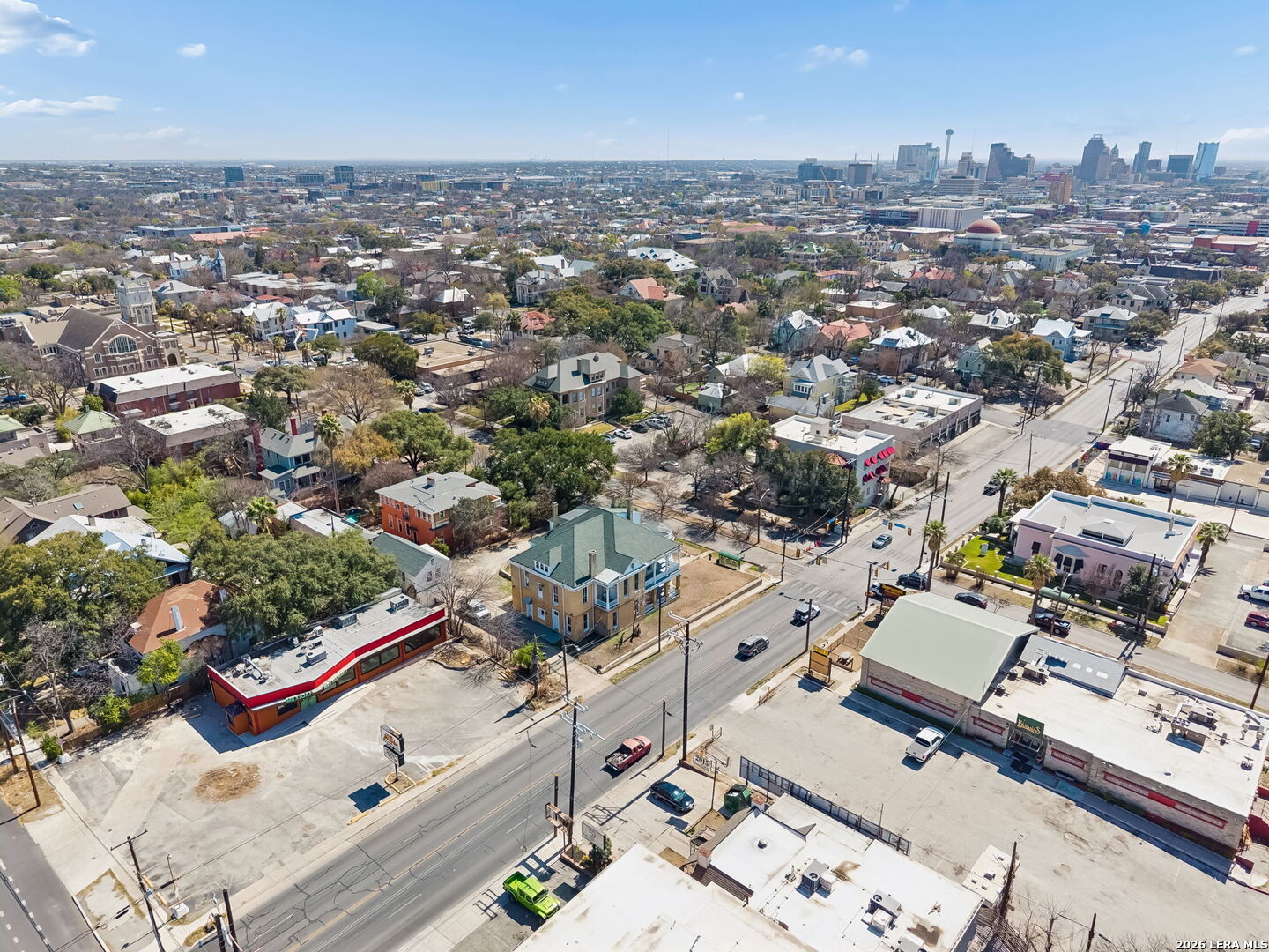339 W Woodlawn Ave