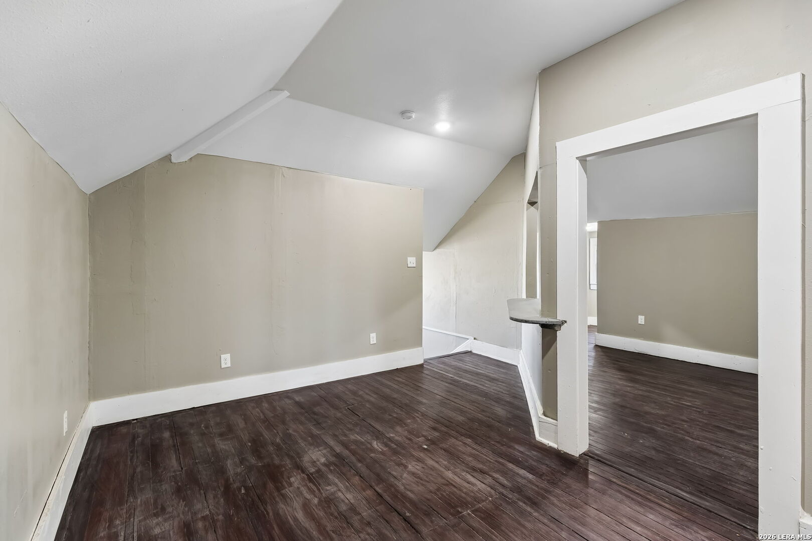339 W Woodlawn Ave