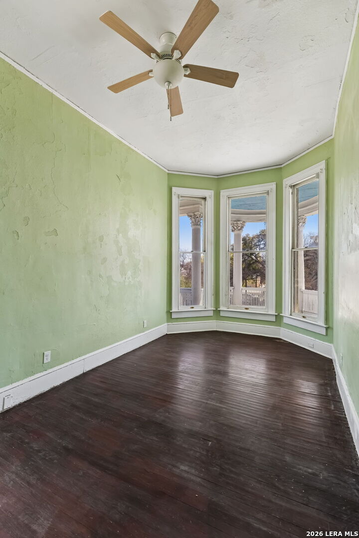 339 W Woodlawn Ave
