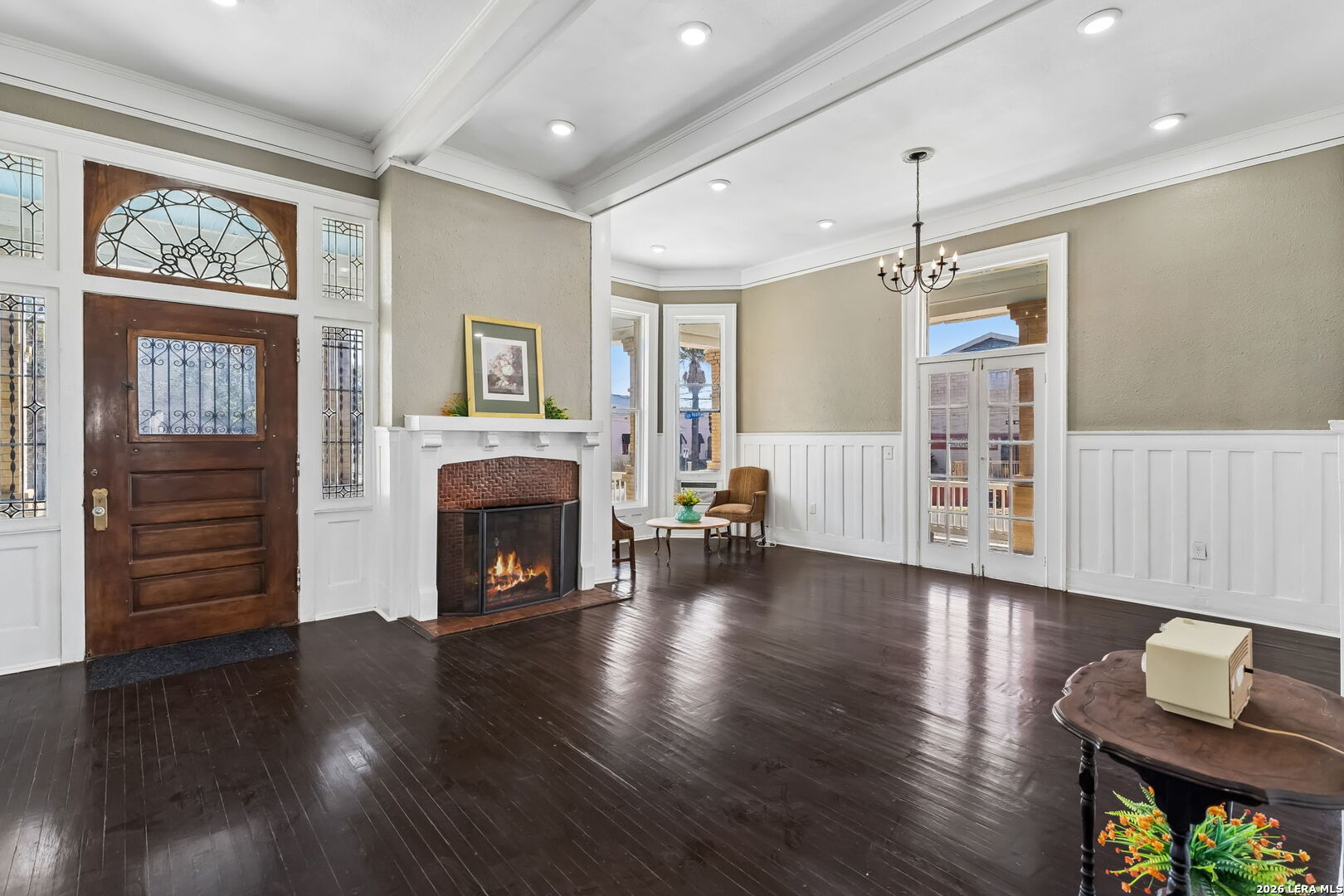 339 W Woodlawn Ave