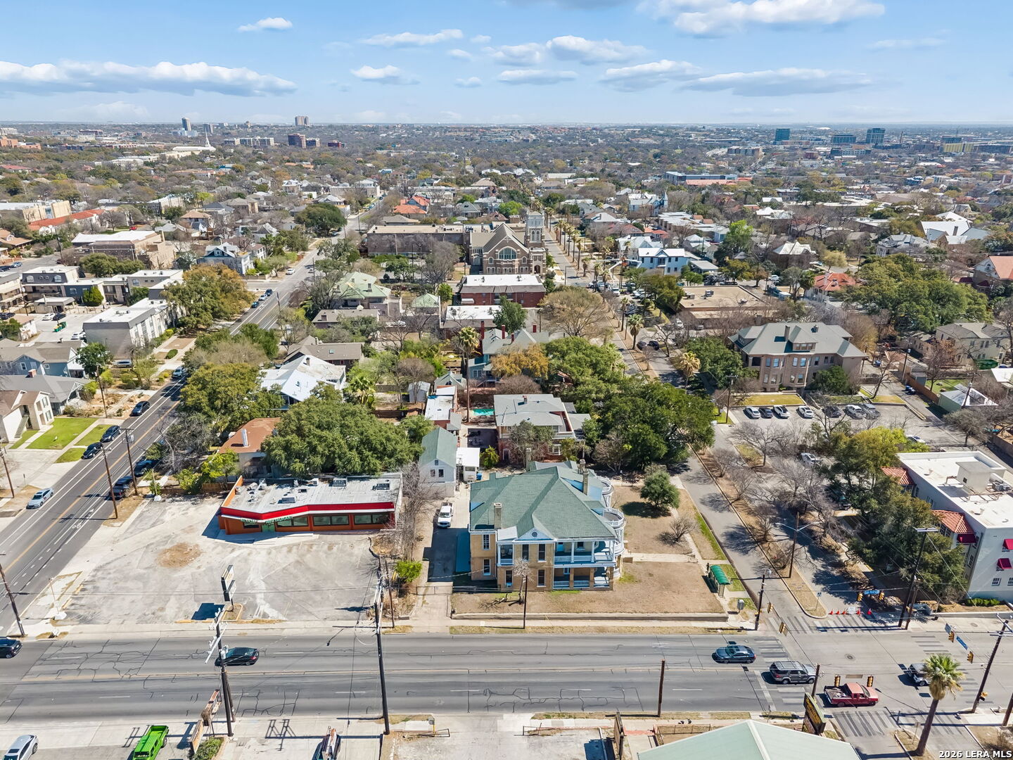 339 W Woodlawn Ave